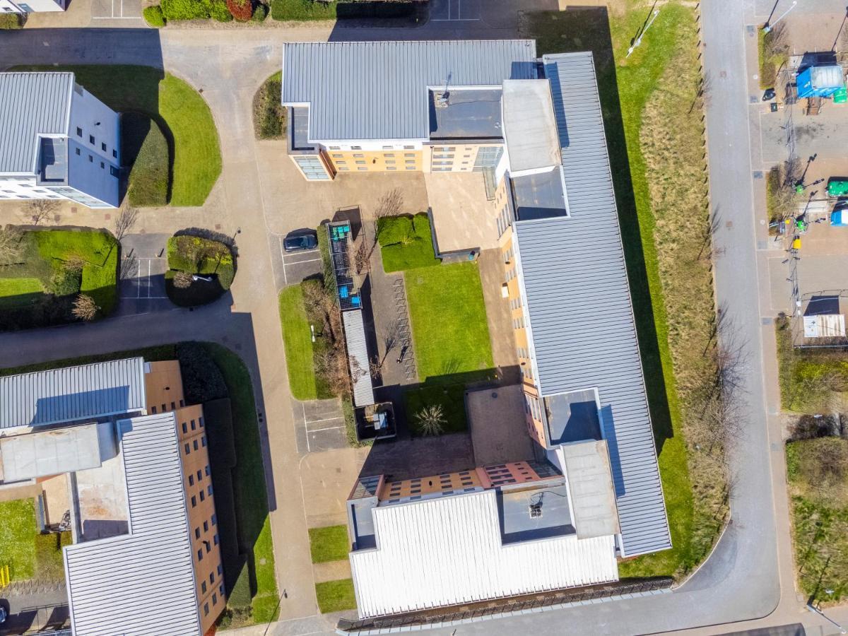 Vibrant Ensuite Rooms, Hatfield - Sk エクステリア 写真