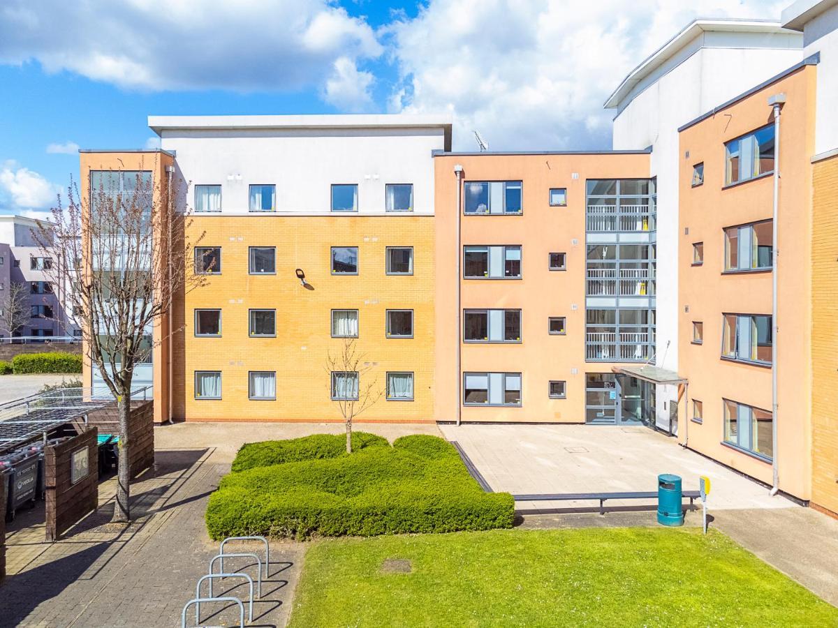 Vibrant Ensuite Rooms, Hatfield - Sk エクステリア 写真