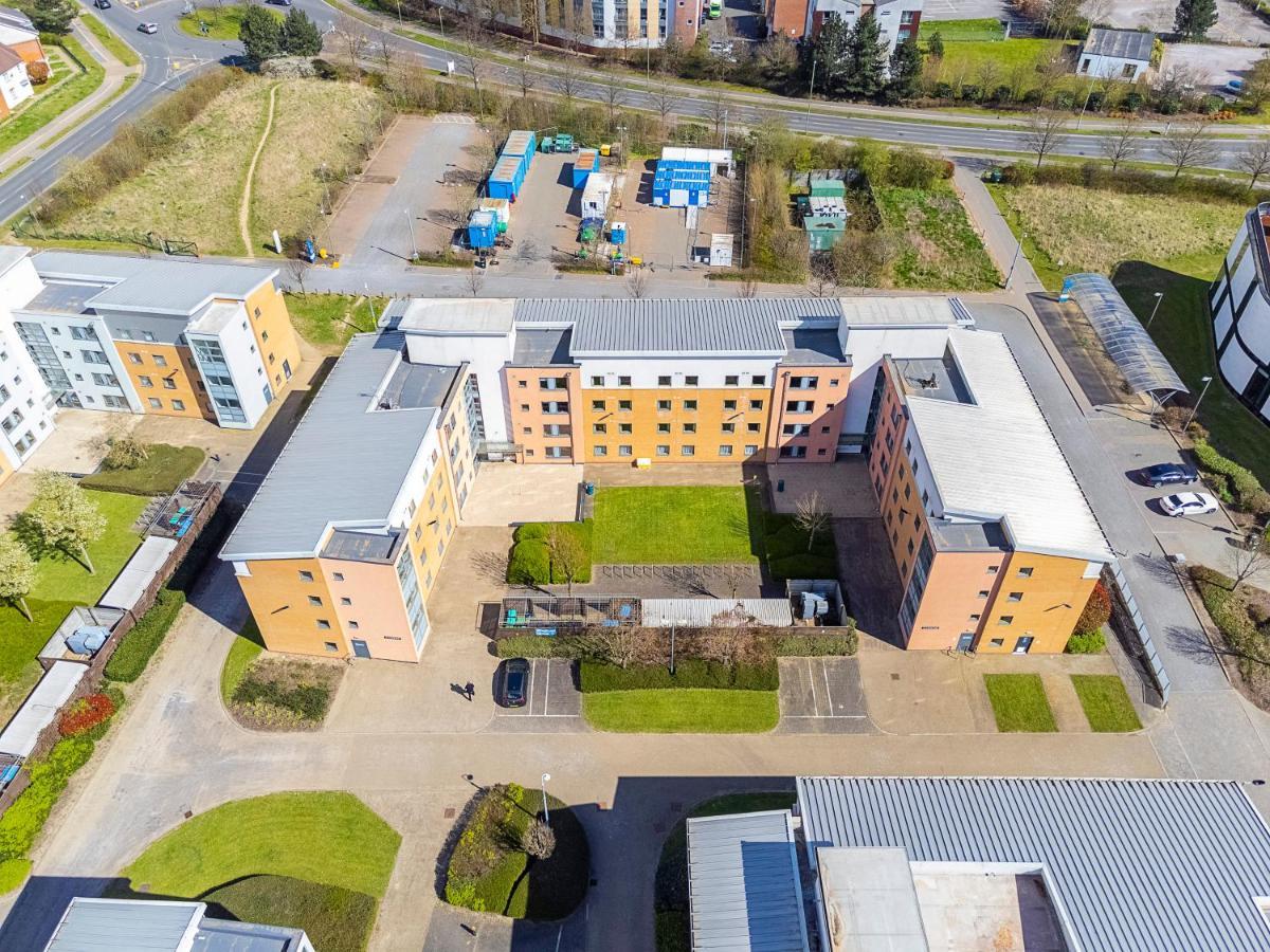 Vibrant Ensuite Rooms, Hatfield - Sk エクステリア 写真